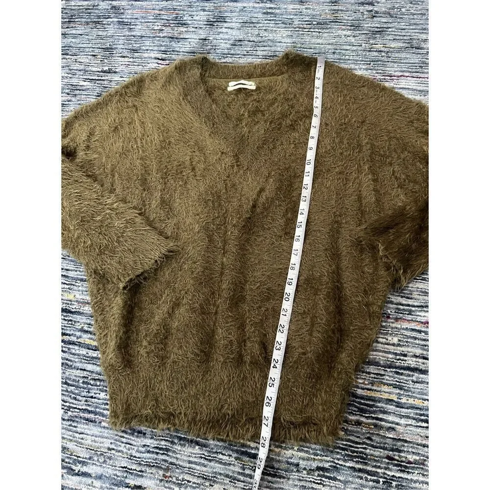 Urban Outfitters olive green v neck fuzzy sweater size S